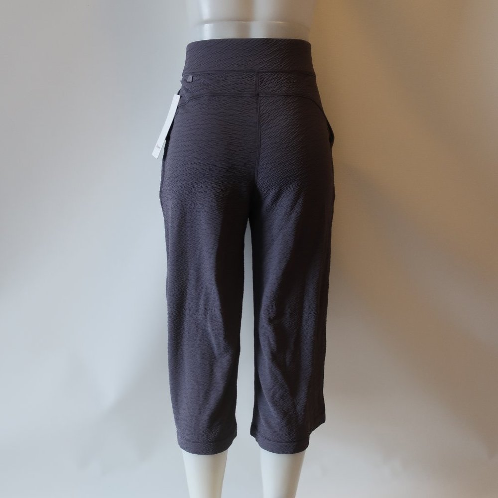 NWT LULULEMON GREY PLEAT CROP PANTS 6 * - Picture 6 of 10